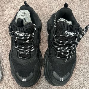 Kid black BALENCIAGA Sneakers size 33